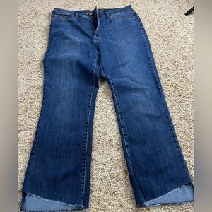 Sz 14 Seven7 Capri Side Cut Hem